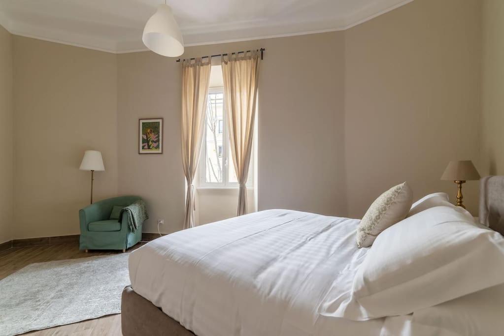 Merulana Bright Apartment